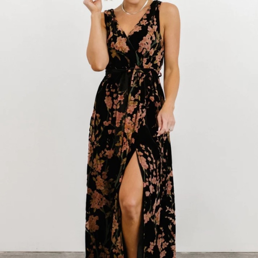 Lennon Velvet Maxi Dress 🖤💐